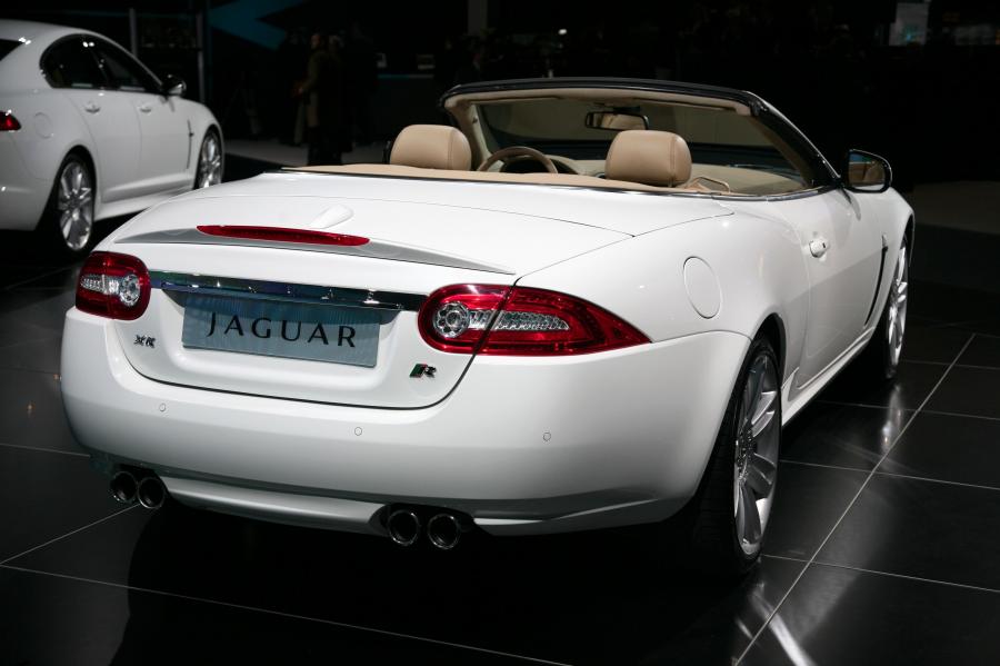  Jaguar XKR Convertible 2010 года  (фото 18 из 19)